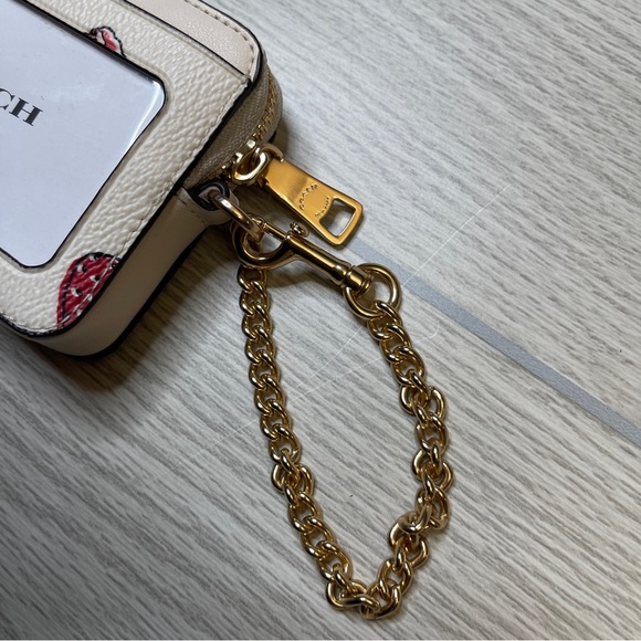 Coach CAR32 Zip Card Case Wallet Strawberry Print Chalk Coated Canvas - Picture 4 of 8